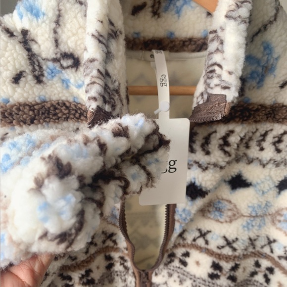 Korean Fair Isle Sherpa Fleece Jacket | Drawstring Hem - Picture 4 of 9